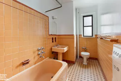35-20 73rd Street #6O, New York City, NY 11372 - Photo 9