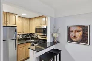 123 W 80th St, New York City, NY 10024 - Photo 5