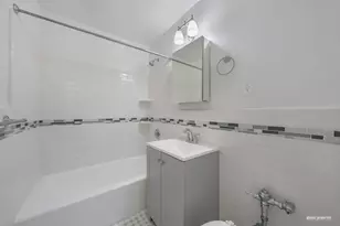 599 E 7th St, New York City, NY 11218 - Photo 17