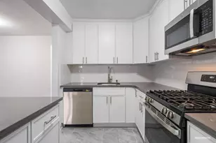 599 E 7th St, New York City, NY 11218 - Photo 7