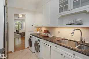 301 E 52nd St, New York City, NY 10022 - Photo 5
