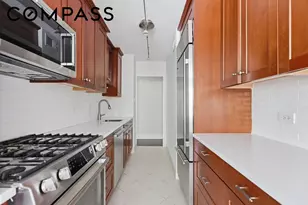 360 E 72nd St, New York City, NY 10021 - Photo 3