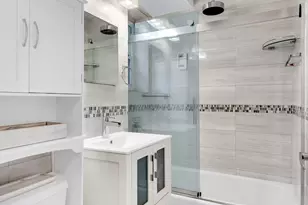 210 E 36th St, New York City, NY 10016 - Photo 5