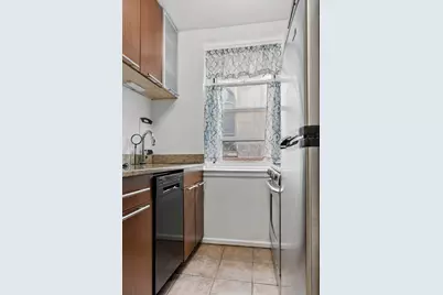 408 W 34th Street #4L, New York City, NY 10001 - Photo 3