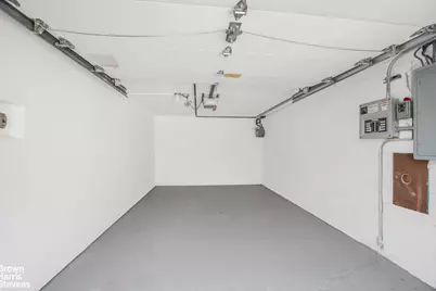 2768 Netherland Avenue, New York City, NY 10463 - Photo 23