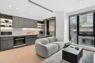 300 W 30th St, New York City, NY 10001 - Photo 1