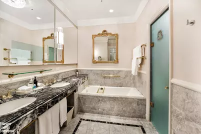 2 E 55th Street #835/31, New York City, NY 10022 - Photo 5