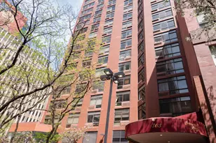 303 E 43rd St, New York City, NY 10017 - Photo 13