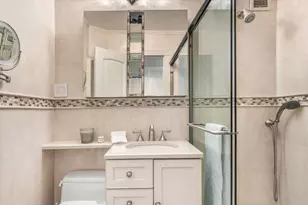 399 E 72nd St, New York City, NY 10021 - Photo 7