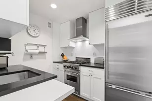 146 W 57th St, New York City, NY 10019 - Photo 3