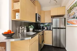 220 E 67th St, New York City, NY 10021 - Photo 5
