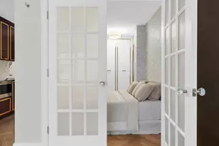 420 E 55th St, New York City, NY 10022 - Photo 7
