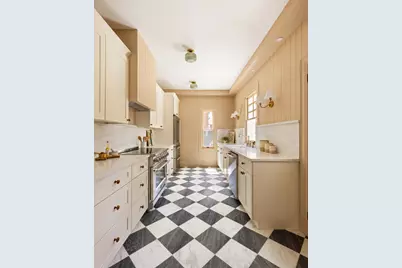 2102 Albemarle Terrace, New York City, NY 11226 - Photo 7