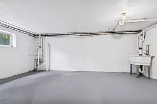 81 Midland Rd, New York, NY 10308 - Photo 11