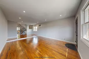 8 Thayer Pl, New York City, NY 10306 - Photo 7