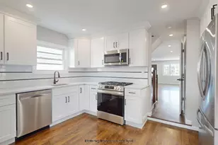 8 Thayer Pl, New York City, NY 10306 - Photo 9