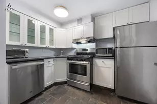 211 Thompson St, New York City, NY 10012 - Photo 5