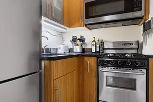 112 W 72nd St, New York City, NY 10023 - Photo 3