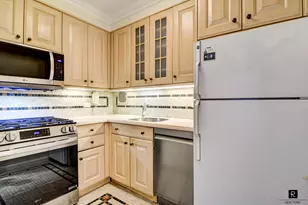 301 E 48th St, New York City, NY 10017 - Photo 7