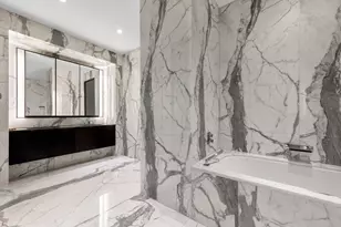 157 W 57th St, New York City, NY 10019 - Photo 11