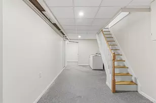 69-25 165th St, New York City, NY 11365 - Photo 17