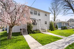 4 Cottage Ave, New York City, NY 10308 - Photo 1