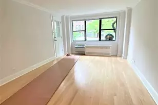 442 W 57th St, New York City, NY 10019 - Photo 5
