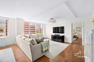 130 W 67th St, New York City, NY 10023 - Photo 3
