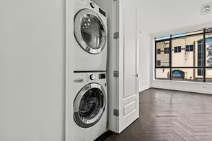 11-12 44th Dr, New York City, NY 11101 - Photo 3