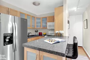 130 W 67th St, New York City, NY 10023 - Photo 3