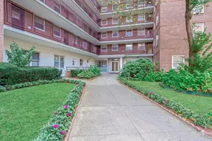 98-20 62nd Dr, New York City, NY 11374 - Photo 9
