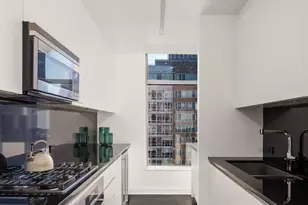 250 E 54th St, New York City, NY 10022 - Photo 9