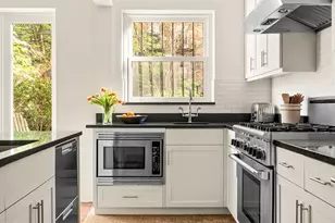 18 Sterling Pl, New York City, NY 11217 - Photo 5