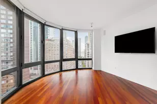 155 W 70th St, New York, NY 10023 - Photo 3