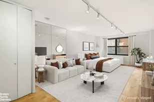 305 E 40th St, New York City, NY 10017 - Photo 3