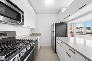 500 W 43rd St, New York City, NY 10036 - Photo 3