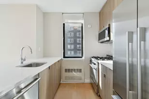 345 E 94th St, New York City, NY 10128 - Photo 5