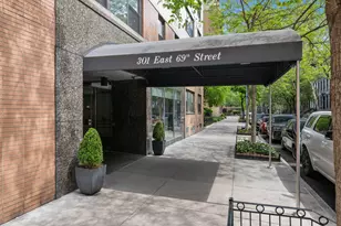 301 E 69th St, New York City, NY 10021 - Photo 11