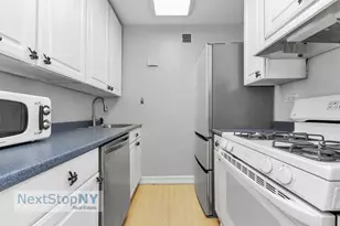 235 E 57th St, New York City, NY 10022 - Photo 13