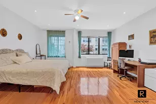 216 E 75th St, New York City, NY 10021 - Photo 9