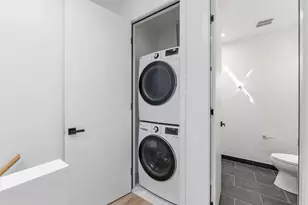 64-08 60th Pl, New York City, NY 11385 - Photo 19