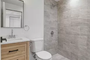 64-08 60th Pl, New York City, NY 11385 - Photo 23