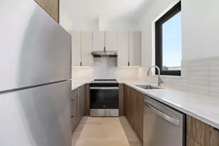 64-08 60th Pl, New York City, NY 11385 - Photo 17