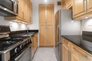 145 W 67th St, New York, NY 10023 - Photo 9