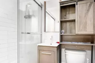 431 W 22nd St, New York, NY 10011 - Photo 7