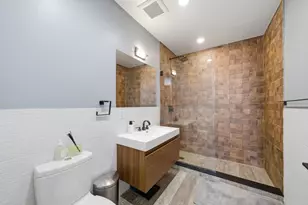 42-60 Crescent St, New York City, NY 11101 - Photo 9
