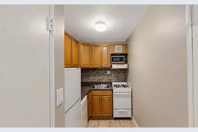 165 Christopher Street #6P, New York, NY 10014 - Photo 7