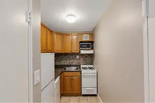 165 Christopher St, New York, NY 10014 - Photo 7
