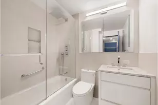 303 Greenwich St, New York City, NY 10013 - Photo 9