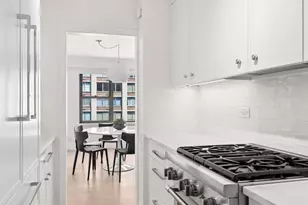 360 E 72nd St, New York City, NY 10021 - Photo 3